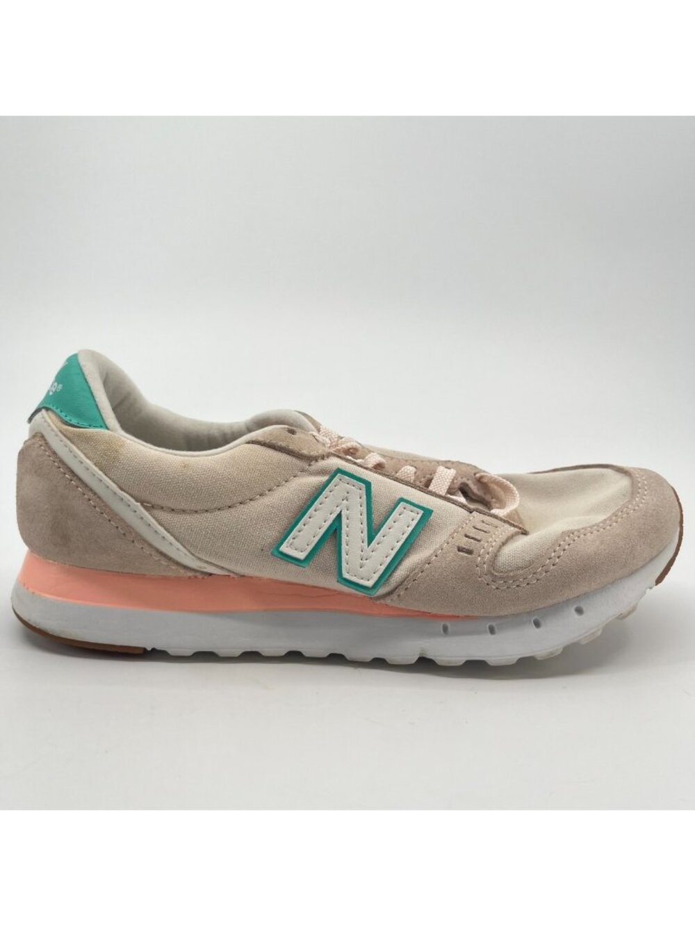 New Balance 311v2 Womens Size 7 Beige Blue White Athletic Walking Shoes Sneakers